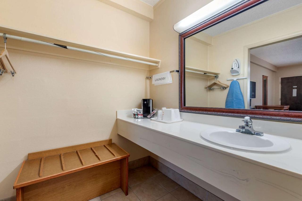 Asam Hotel Goodland Eksteriør billede